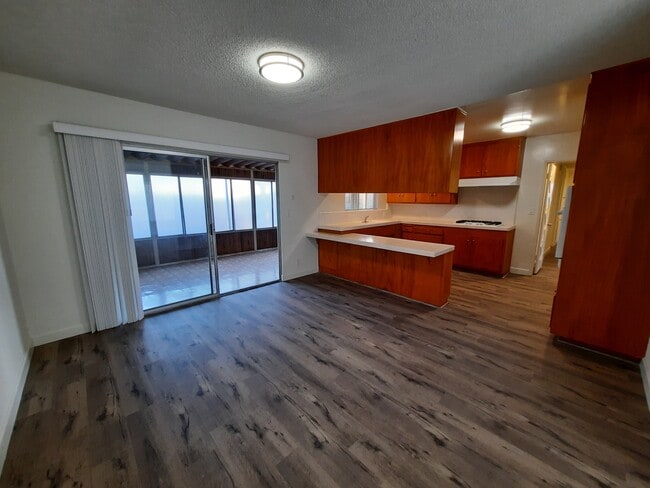 Building Photo - 9135 Arcadia Ave