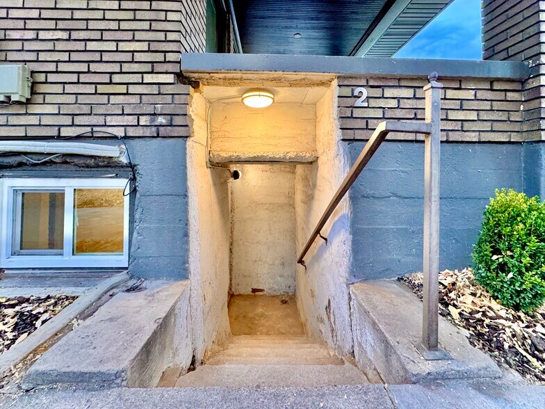 Building Photo - 76 W 200 S