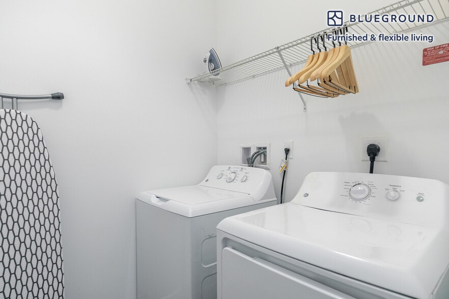 Building Photo - 4300 SW 113th Terrace