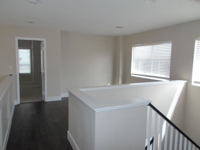 Building Photo - Desirable Move-In Ready Home with Loft, Fireplace & Oversized Garage