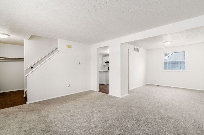 Building Photo - Beautifully Updated Reynoldsburg Home