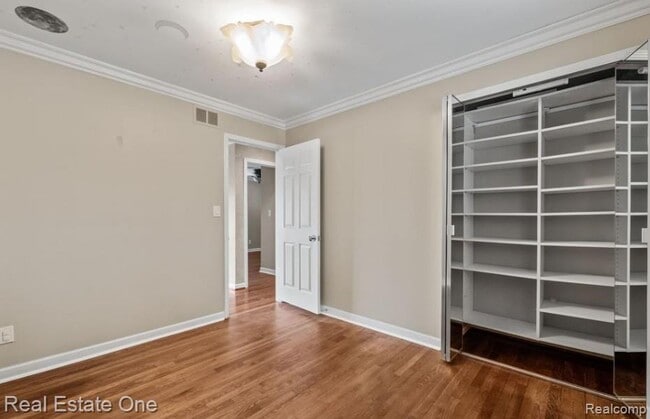Building Photo - 290 Winry Dr