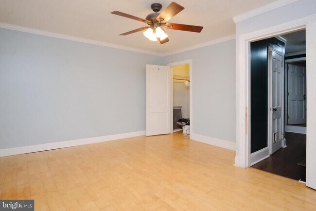 Building Photo - 3030 Edgemont St