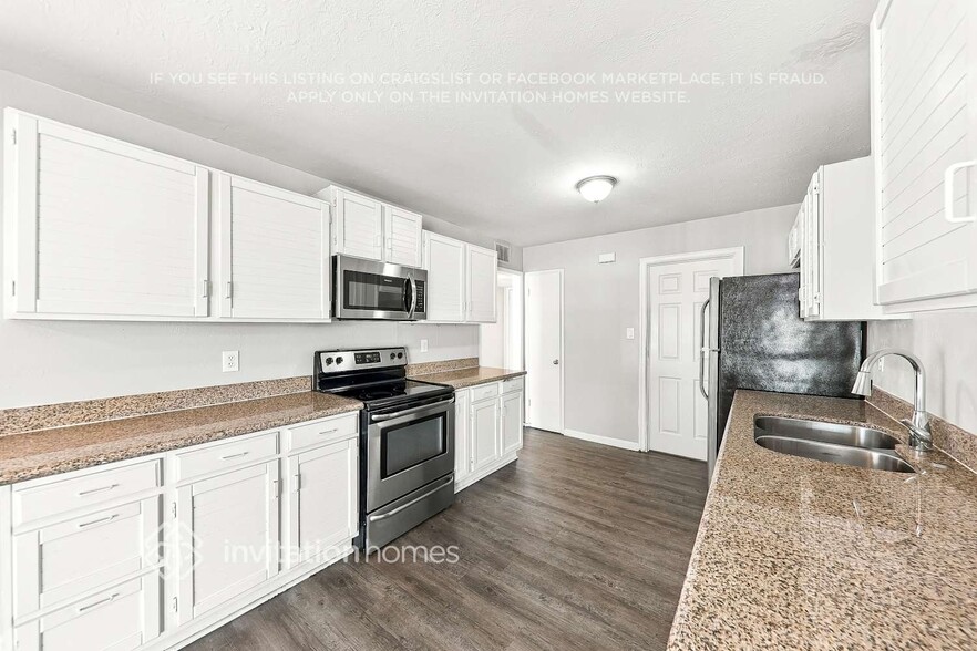 Building Photo - 3410 W Orchid Ln