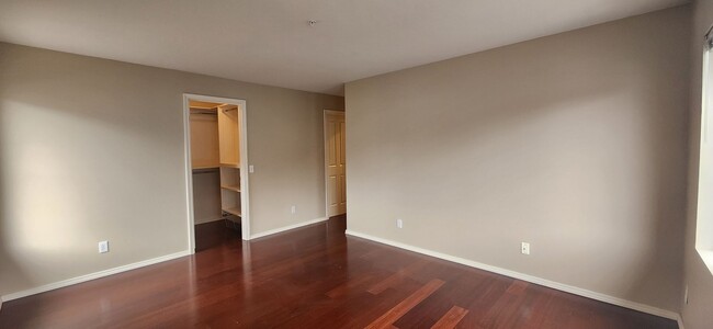 Building Photo - 2 Bed / 1 Bath townhome at Summerhill Vill...