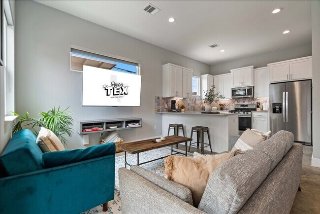 Building Photo - 6301 Santos St