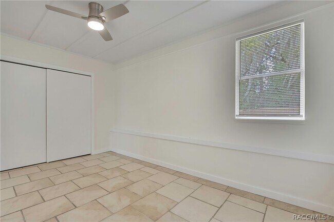 Building Photo - 1019 E Turner Camp Rd