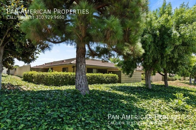 Building Photo - 450 Vista Dr