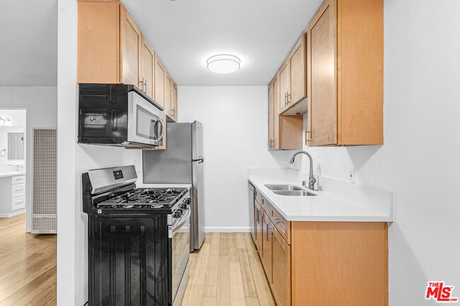 Building Photo - 2627 5th St