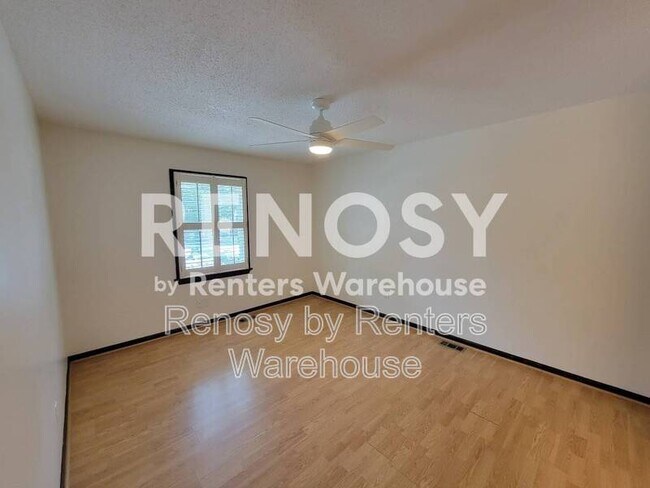 Building Photo - 914 Wildwood Square Ct