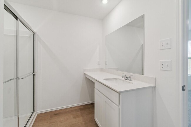 Building Photo - Edmond Rental