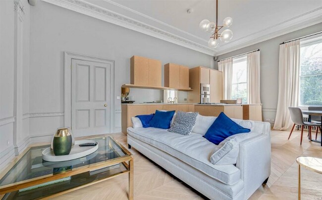 Building Photo - 521 Elm Ln