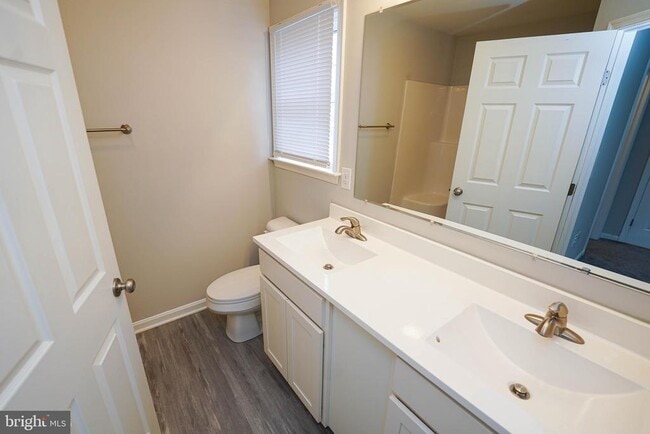 Building Photo - 2007 S Old Mill Dr