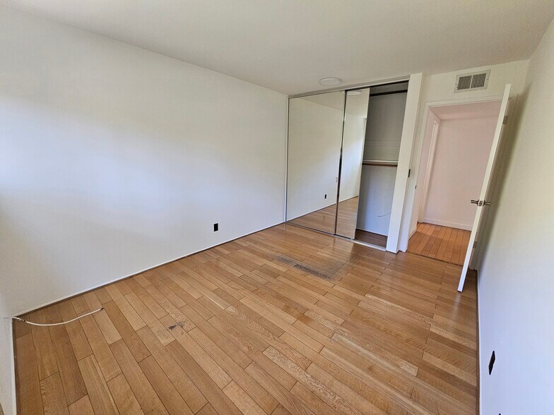 Building Photo - 4836 Balboa Ave
