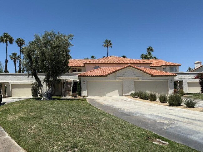 Building Photo - 688 Vista Lago Cir N
