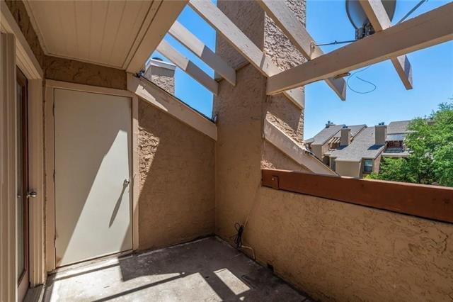 Building Photo - 5550 Spring Valley Rd