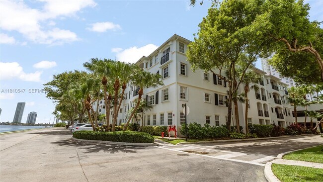 Building Photo - 3245 NE 184th St