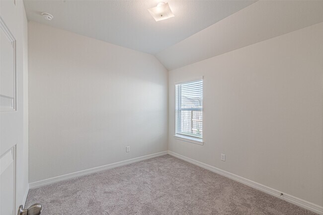 Building Photo - 7431 Sail Hl Dr