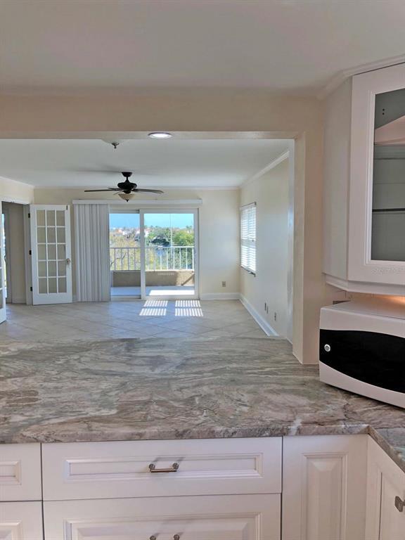 Building Photo - 160 Columbia Dr