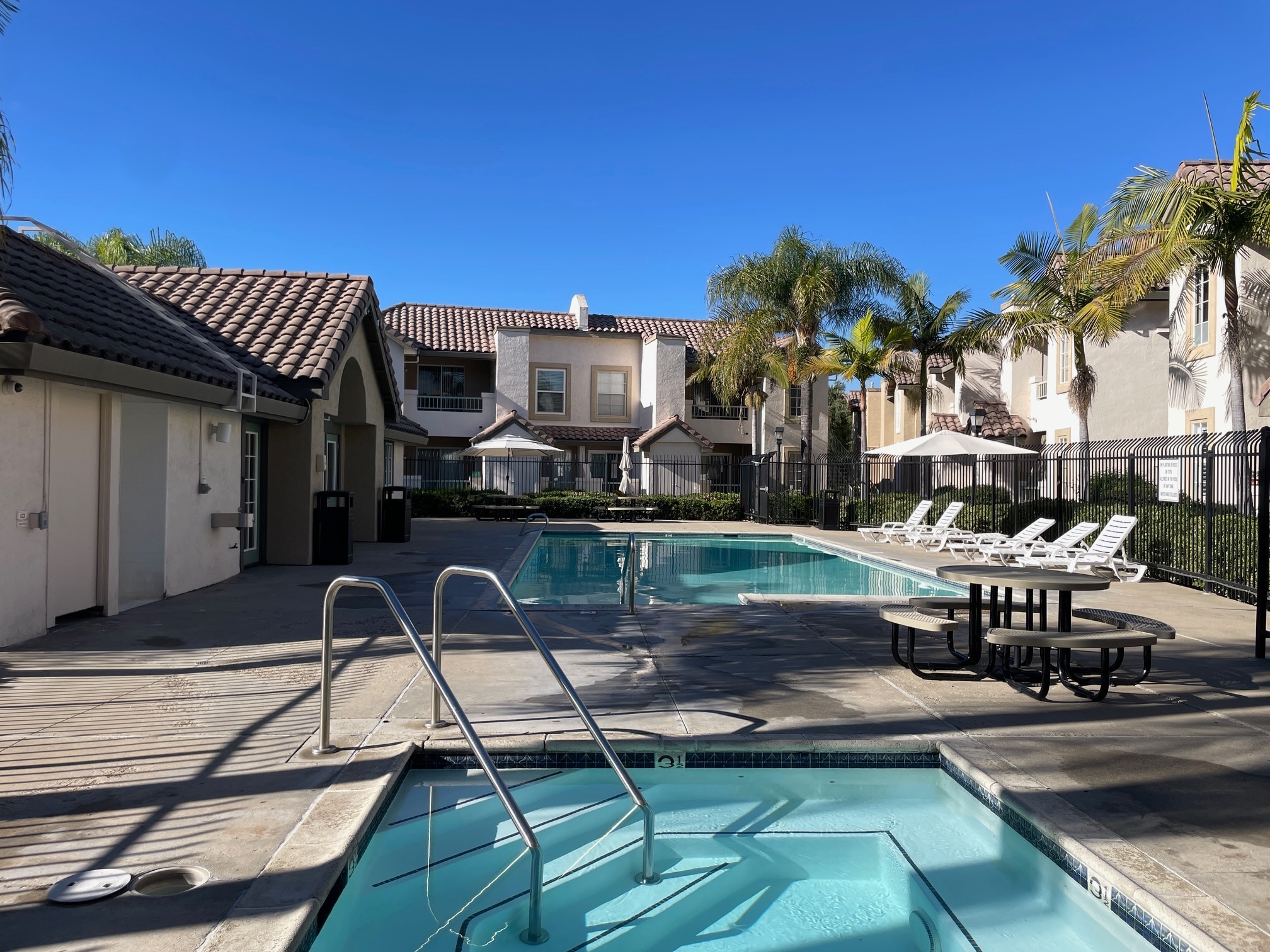 Pool & Jacuzzi - 8664 New Salem St