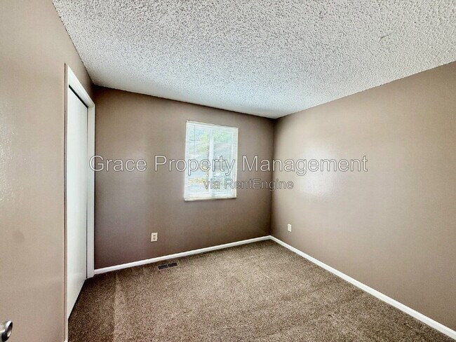 Building Photo - 2757 E 117th Way