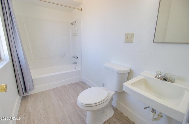 Building Photo - 518 W Battaglia Rd