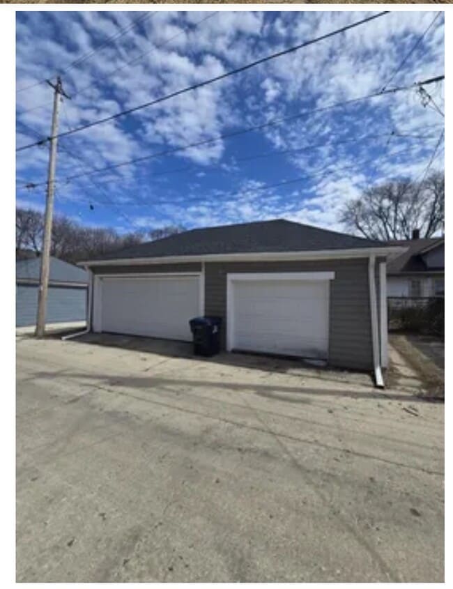 Building Photo - 2753 N 48th St