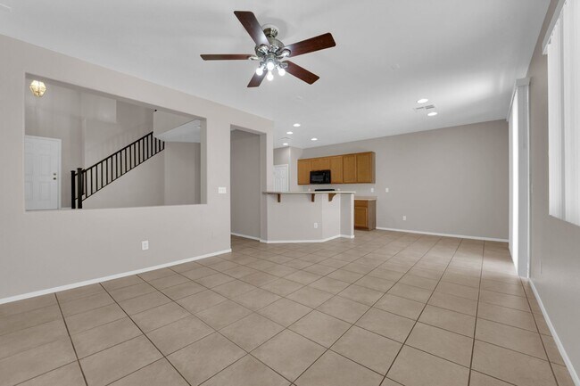 Building Photo - 9432 Santana Siesta Ave