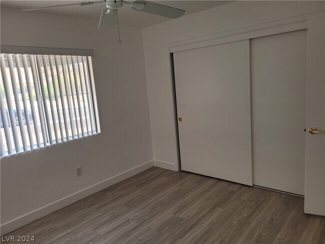 Building Photo - 9605 Sundial Dr