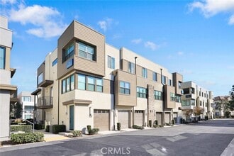 Building Photo - 11026 Momentum Dr
