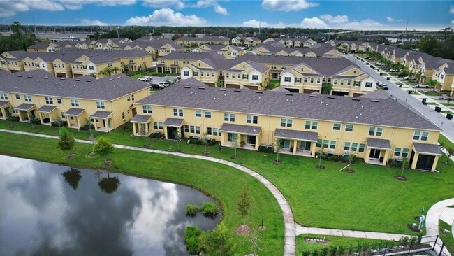 Building Photo - 9330 Tecumseh Dr