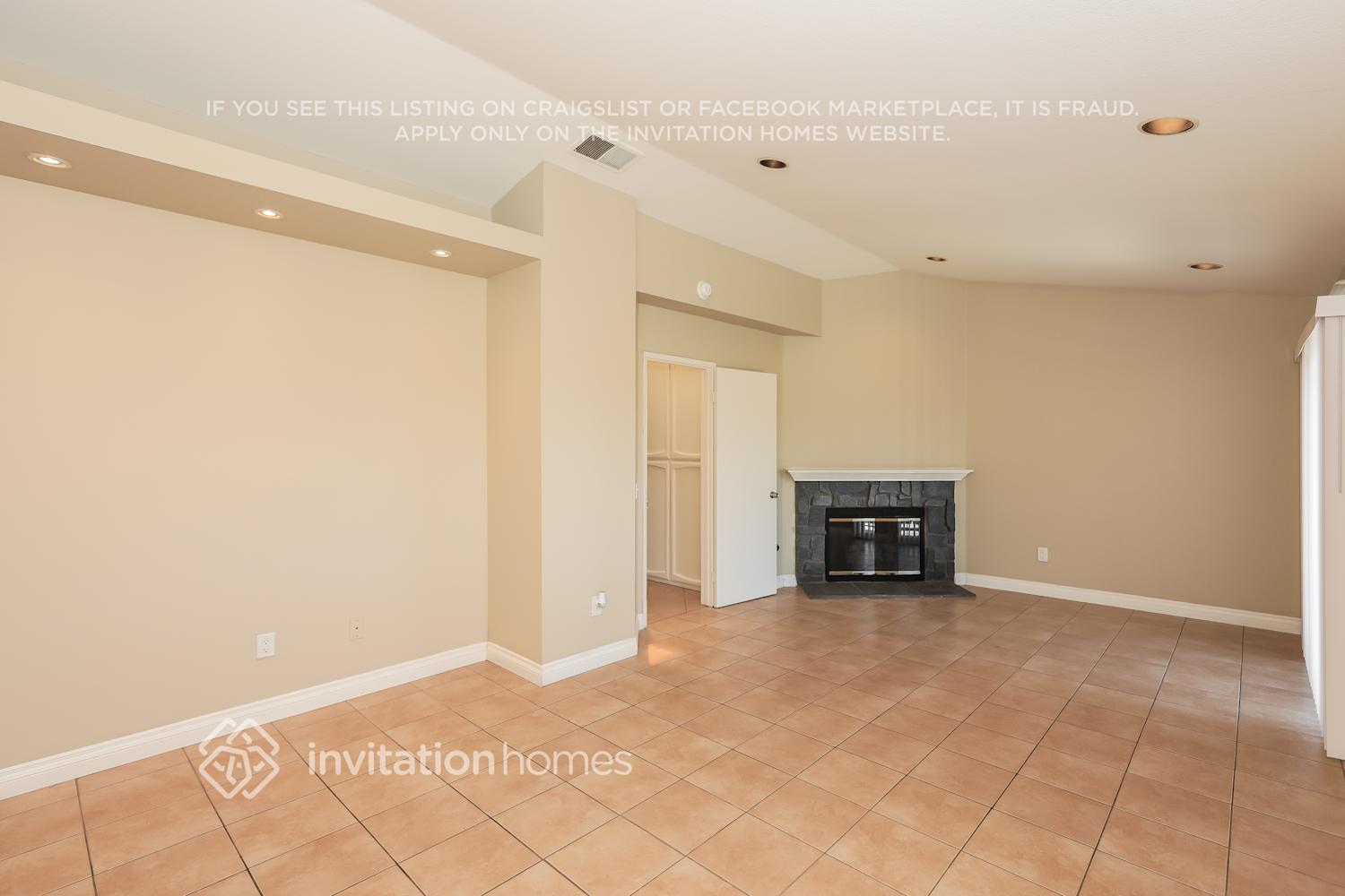 Building Photo - 14772 Long View Dr