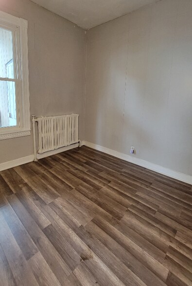 Building Photo - 146 Quail St