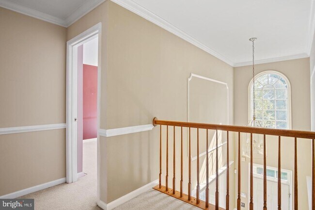 Building Photo - 211 Park Gate Dr SE