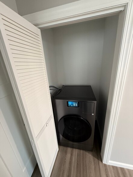 Building Photo - 24 Canal St