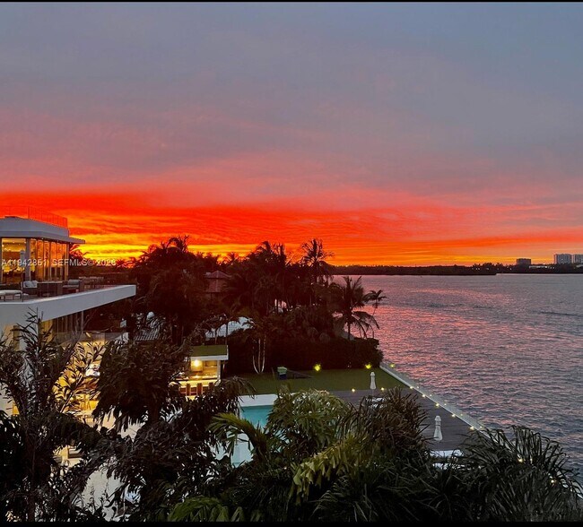 Building Photo - 286 Bal Bay Dr