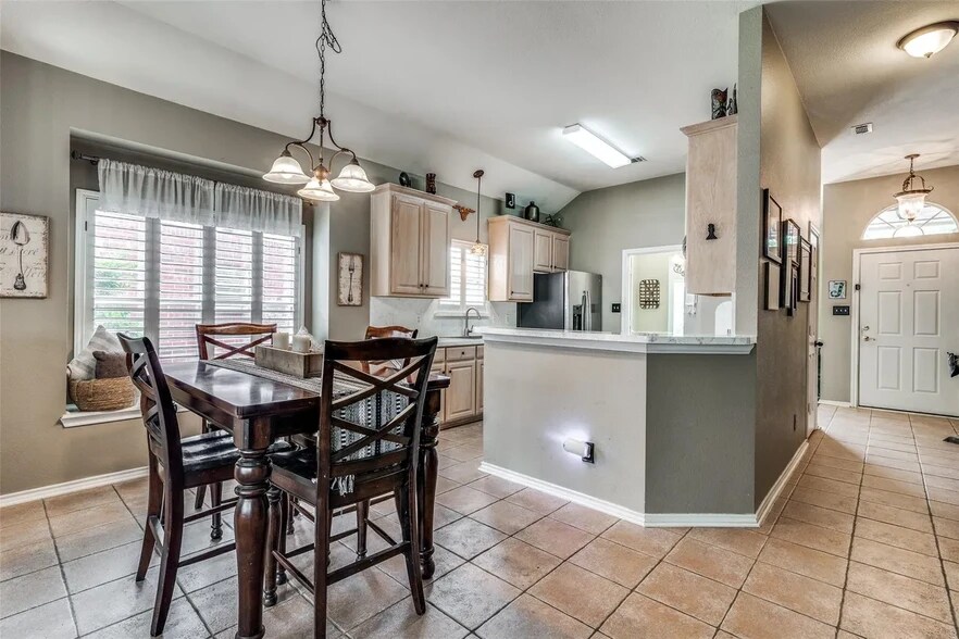 Building Photo - 1833 Melton Dr