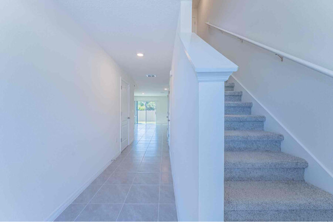 Building Photo - 654 Moscato Dr