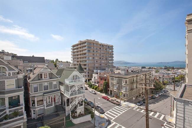 Building Photo - 2620 Laguna