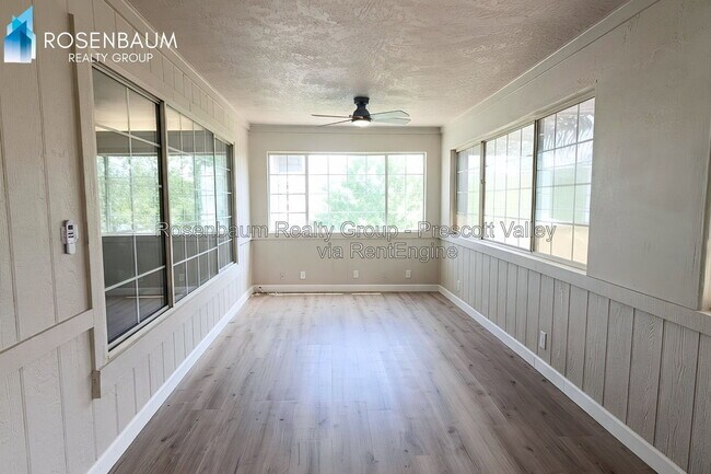 Building Photo - 8983 E Volcano Dr