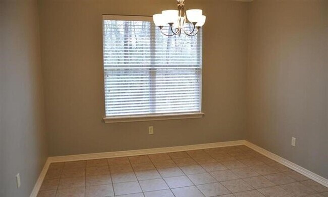 Building Photo - Coming Soon: 3 bedroom 2 bath in South Tyl...