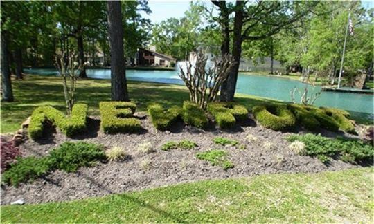 Building Photo - 15919 Golf Club Dr