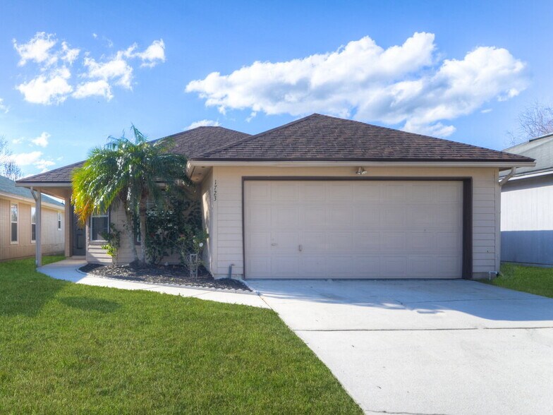 Primary Photo - 1723 Ashwood Cir