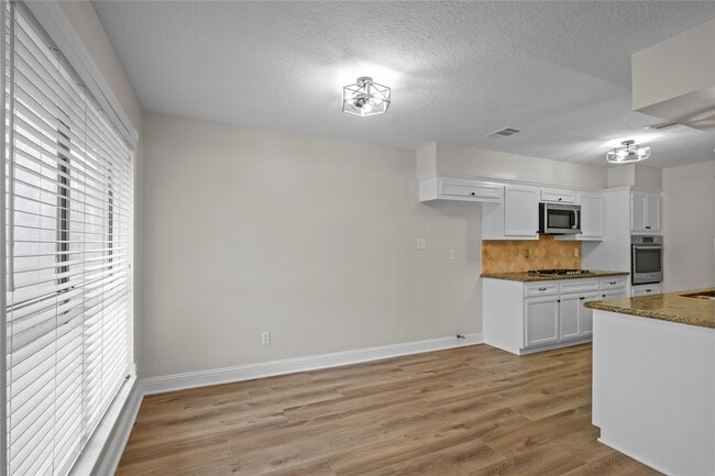 Building Photo - 926 Red Rock Canyon Dr