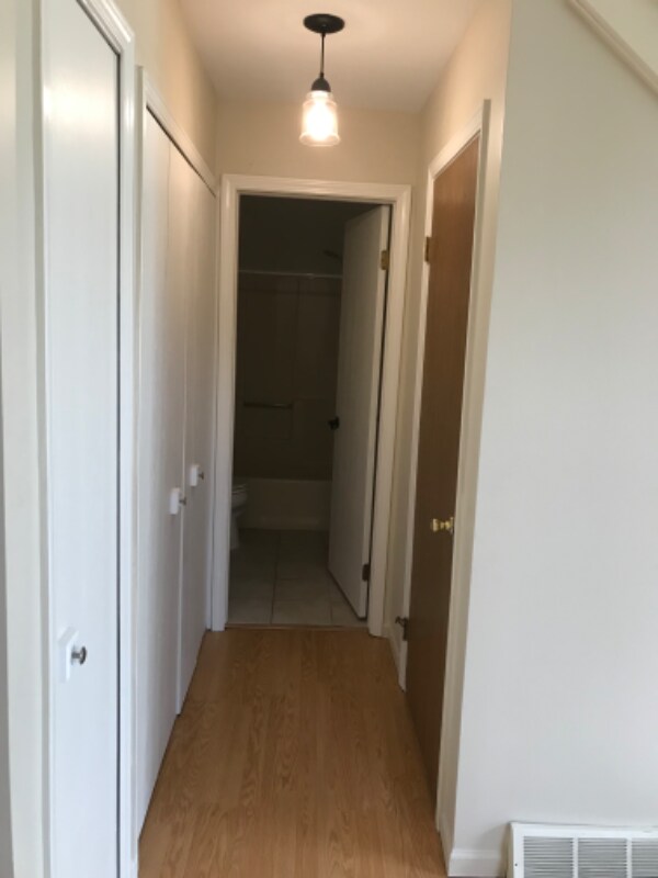 Building Photo - 5482 Country Club Ln