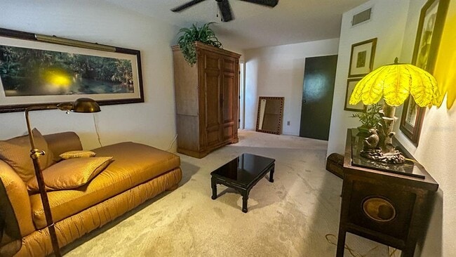 Building Photo - 1635 Royal Palm Dr S