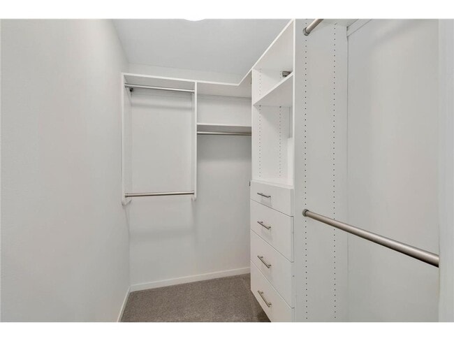 Building Photo - 154 Beaton Dr W