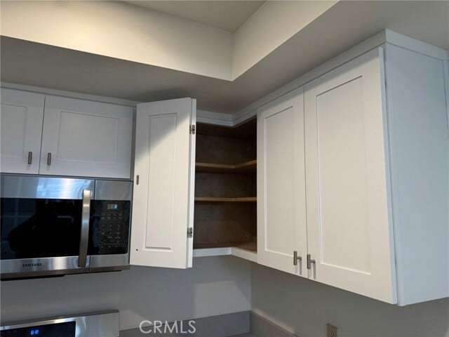 Building Photo - 700 W 3rd St