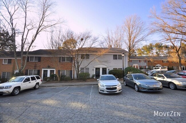 Building Photo - 2841 Tully Square