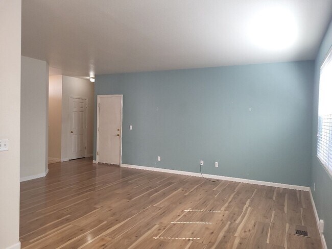 Building Photo - 2396 Sapphire Ridge Way